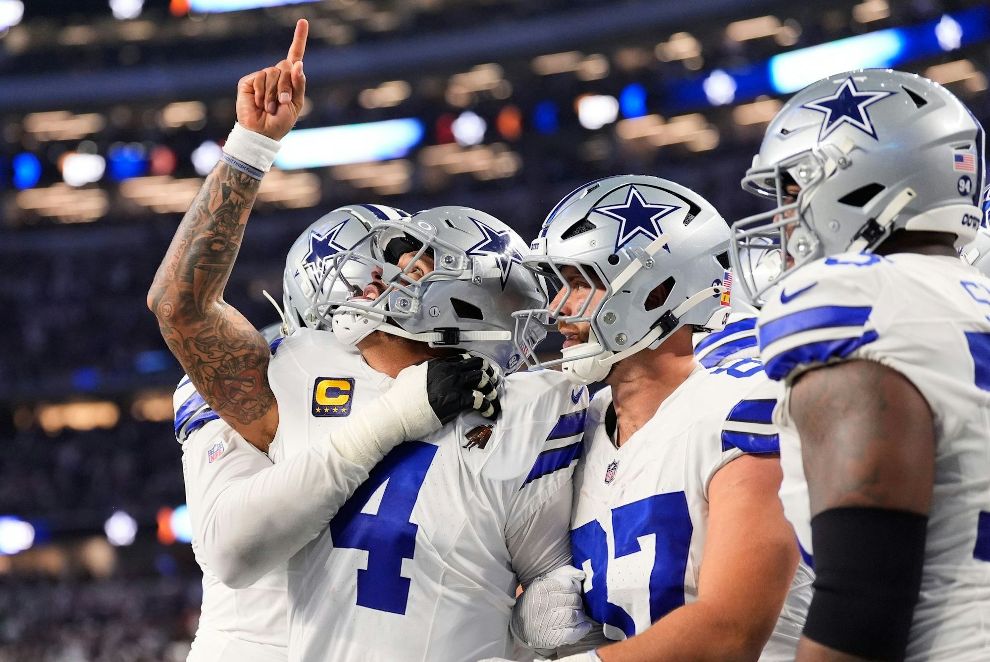 Den Dallas Cowboys gelingt ein Sieg nach furioser Aufholjagd gegen den NFL-Champion.