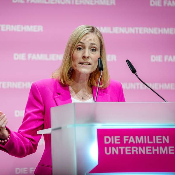 Marie-Christine Ostermann, Präsidentin des Wirtschaftsverbands „Die Familienunternehmer“, spricht bei einer Veranstaltung des Verbands.