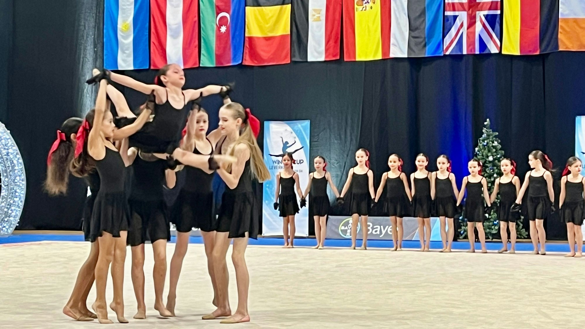 Der Nachwuchs des TSV Bayer Leverkusen trat auch auf.