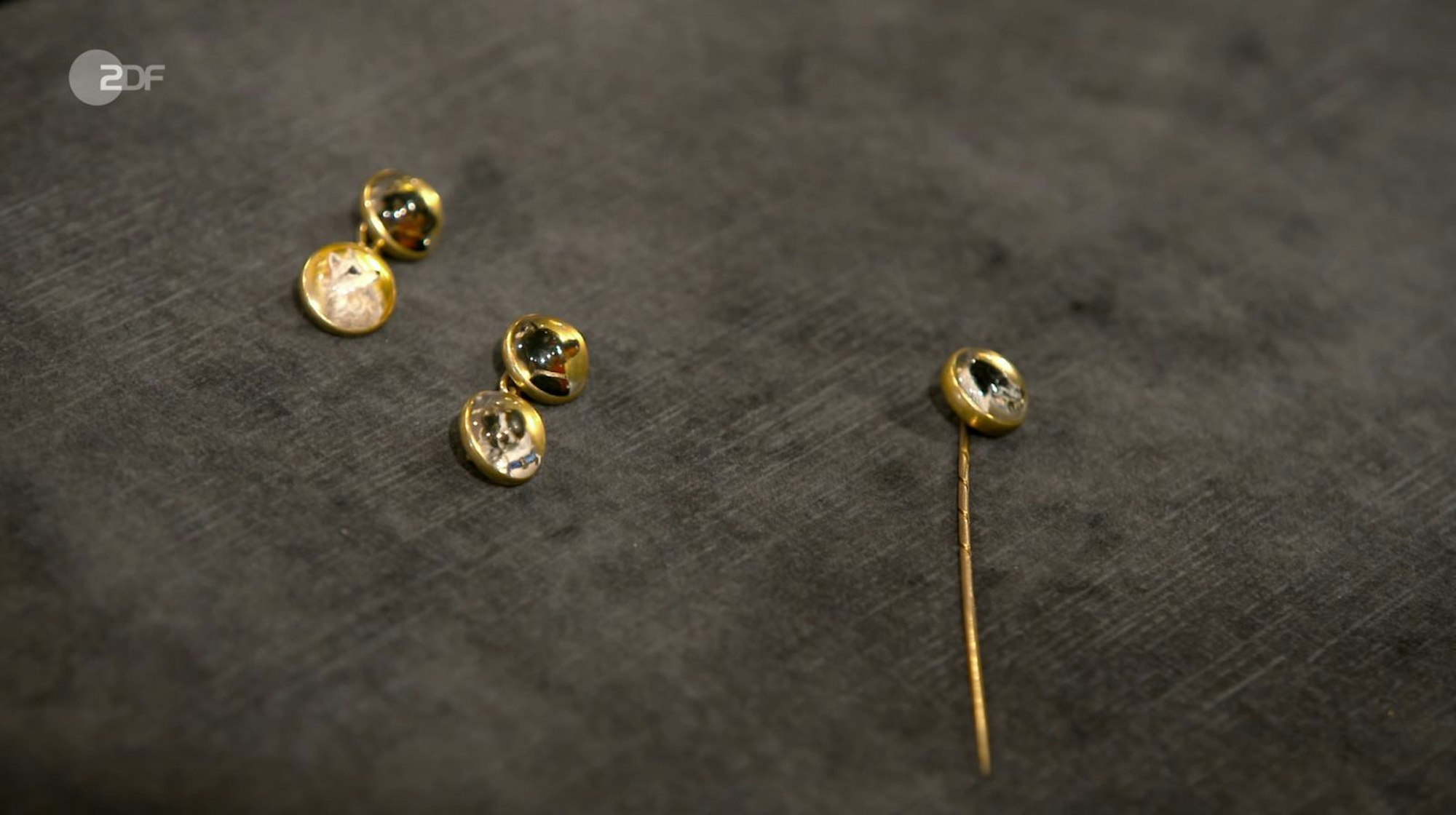 Die kleinen Glaskunstwerke waren bereits seit 1860 bekannt und auch sehr beliebt.
(Bild: ZDF)