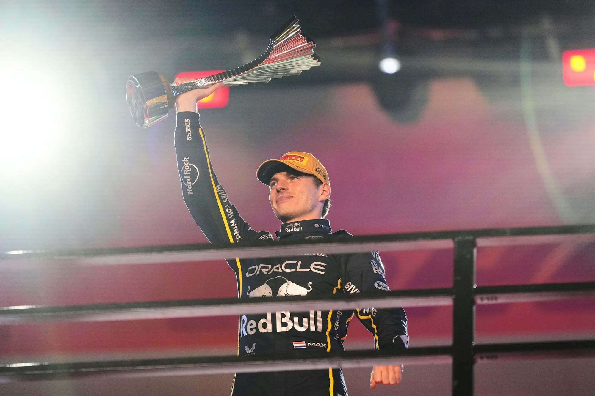 Jetzt liegt Max Verstappen nur noch 24 Punkte hinter Platz eins.