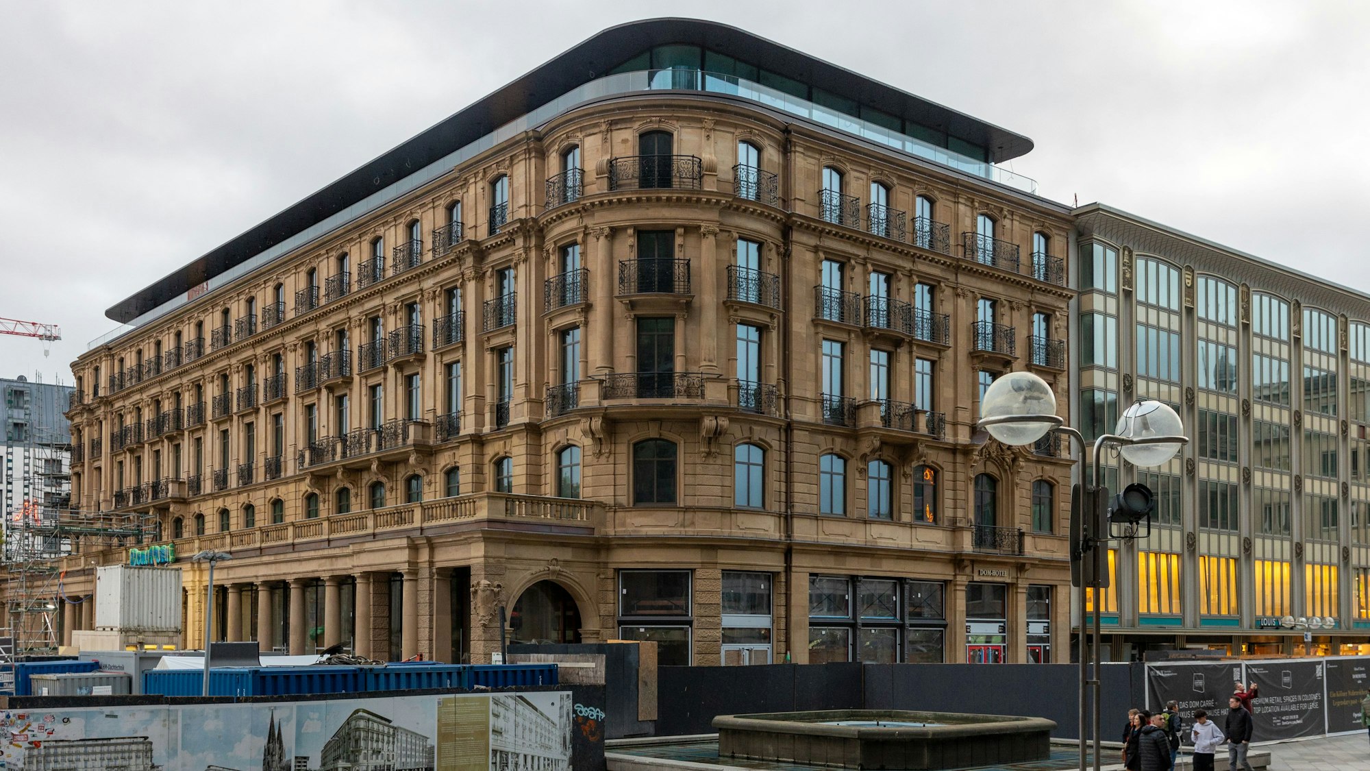 Das Dom-Hotel am Roncalliplatz.