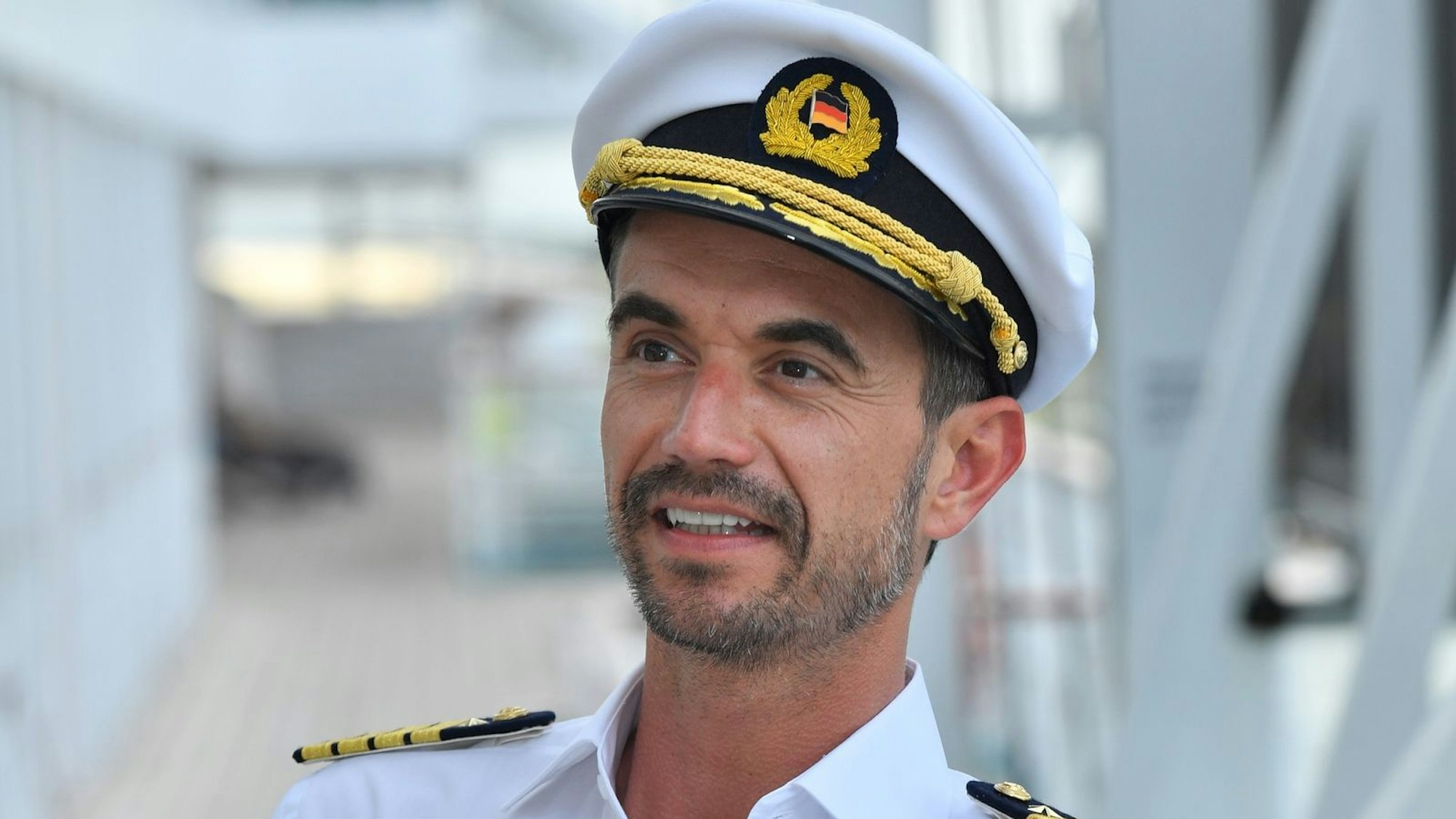 Als „Traumschiff“-Kapitän hat der sonst so erfolgsverwöhnte Florian Silbereisen einen weiteren Flop einkassiert. (Bild: ZDF / Dirk Bartling)