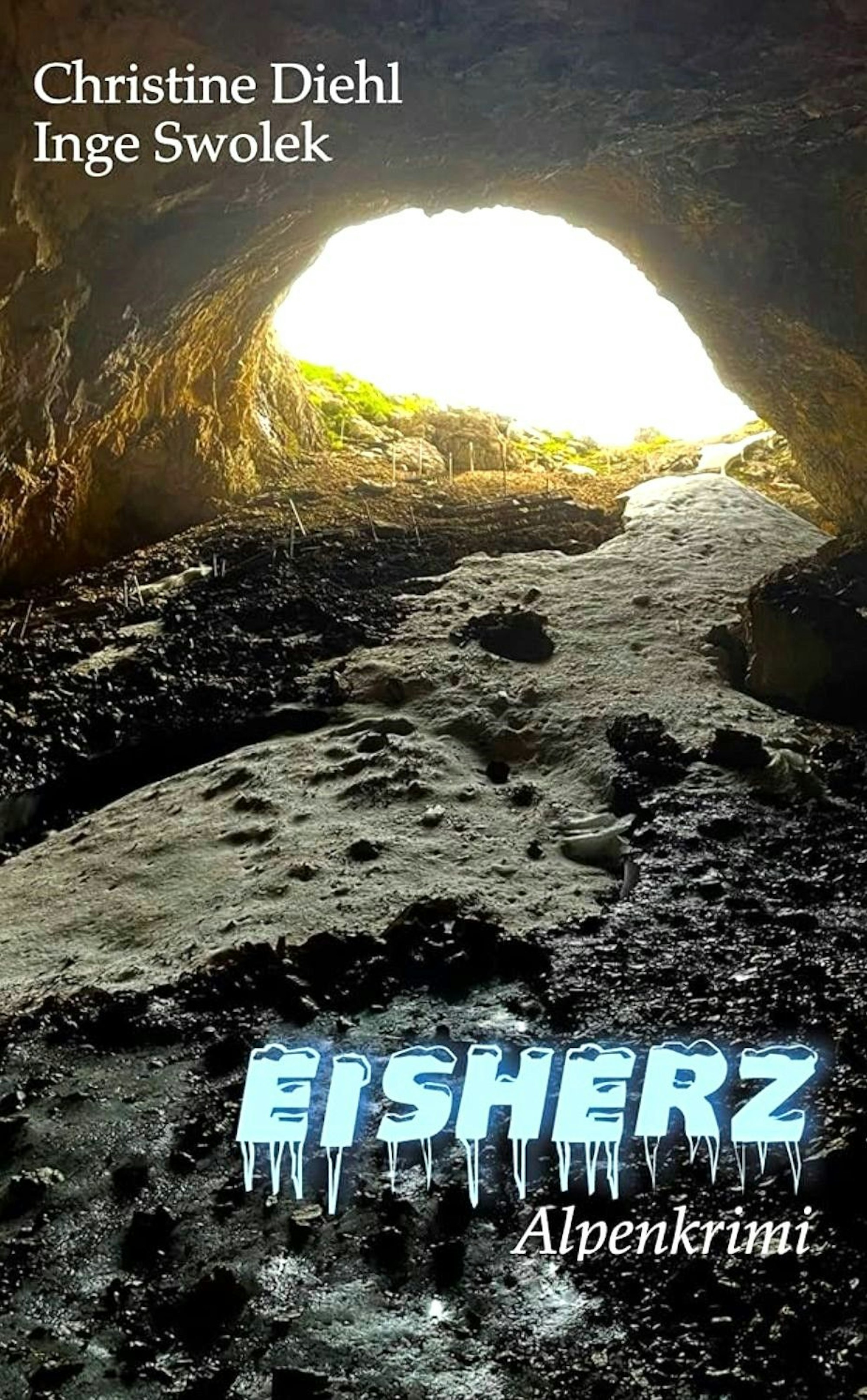 Ein Höhlenausgang ist zu sehen.