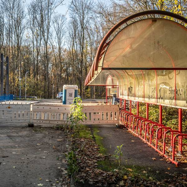 Bushaltestelle Endhaltestelle KVB Linie 4 Schlebusch, Ersatz-Bushaltestelle für die Buslinien 202, 205, SB26 und die 260 Bild: Ralf Krieger