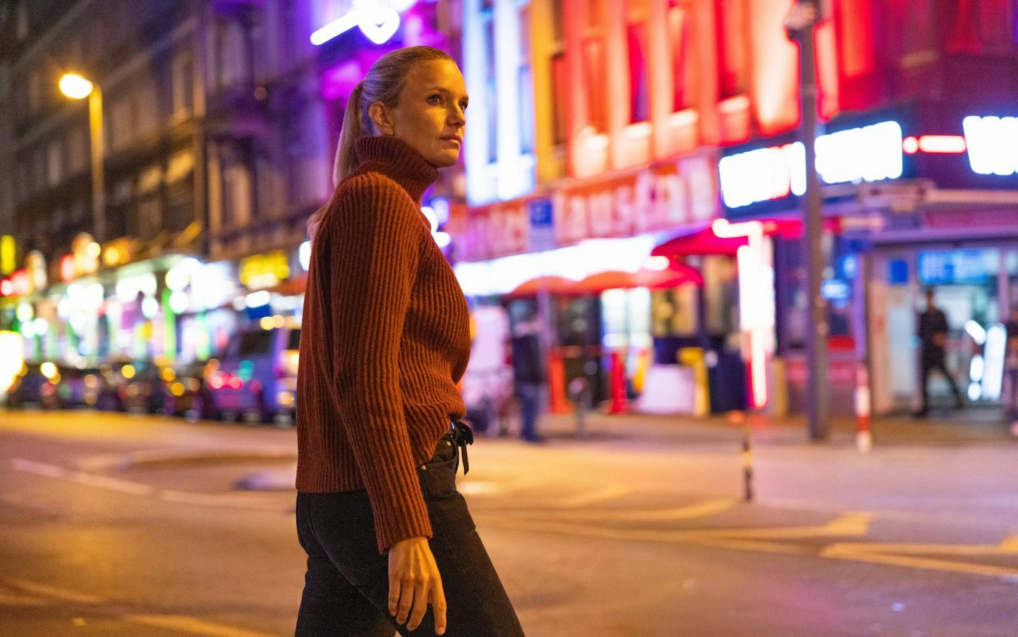 Sarah Tacke gibt Einblicke in ein System der Ausbeutung und Gewalt - hinter den Kulissen des Rotlichtmilieus. (Bild: ZDF/ Ralf Gemmecke)