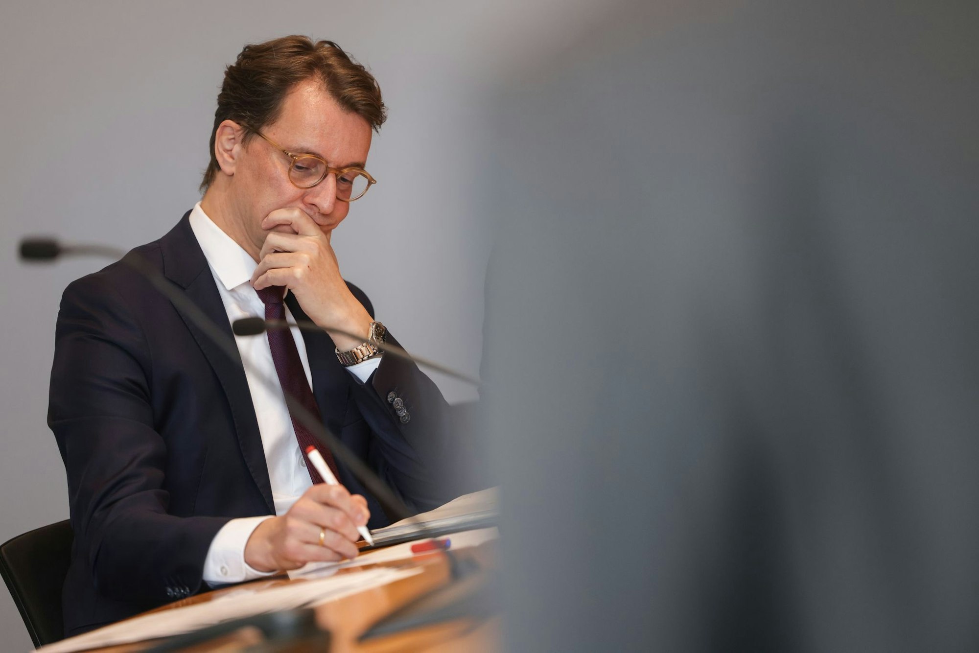 Offener Streit in der Politik koste Kraft und Ansehen, sagt NRW-Ministerpräsident Hendrik Wüst.