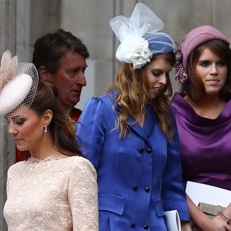 Kate, Prinzessin Beatrice und Prinzessin Eugenie nach dem Dankgottesdienst zum Diamond Jubilee 2012 an der St. Paul’s Cathedral in London.