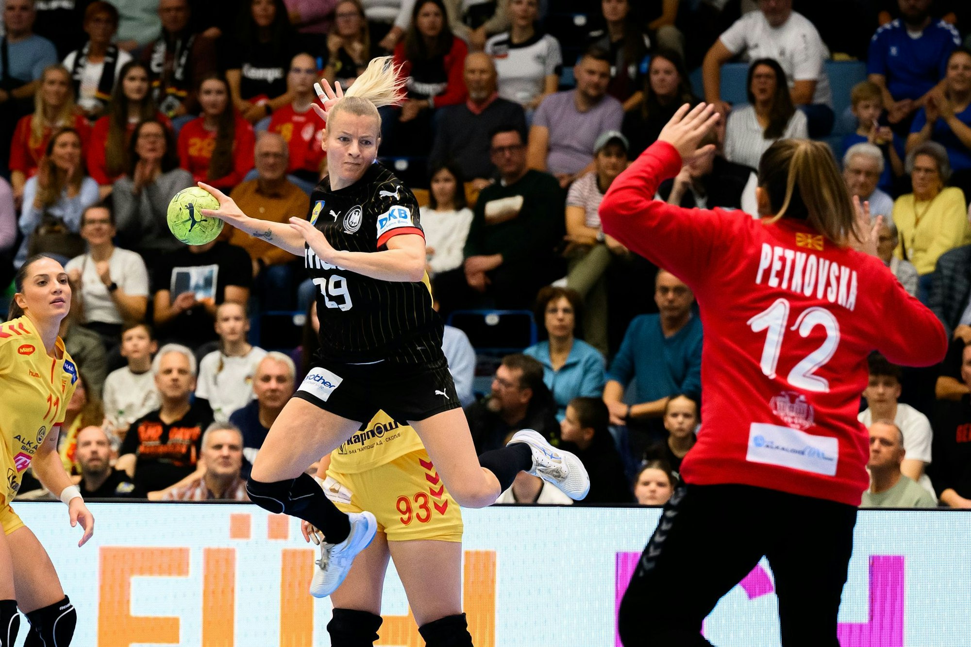 Kapitänin Antje Döll begrüßt die Auslobung einer Rekord-Prämie durch den DHB.