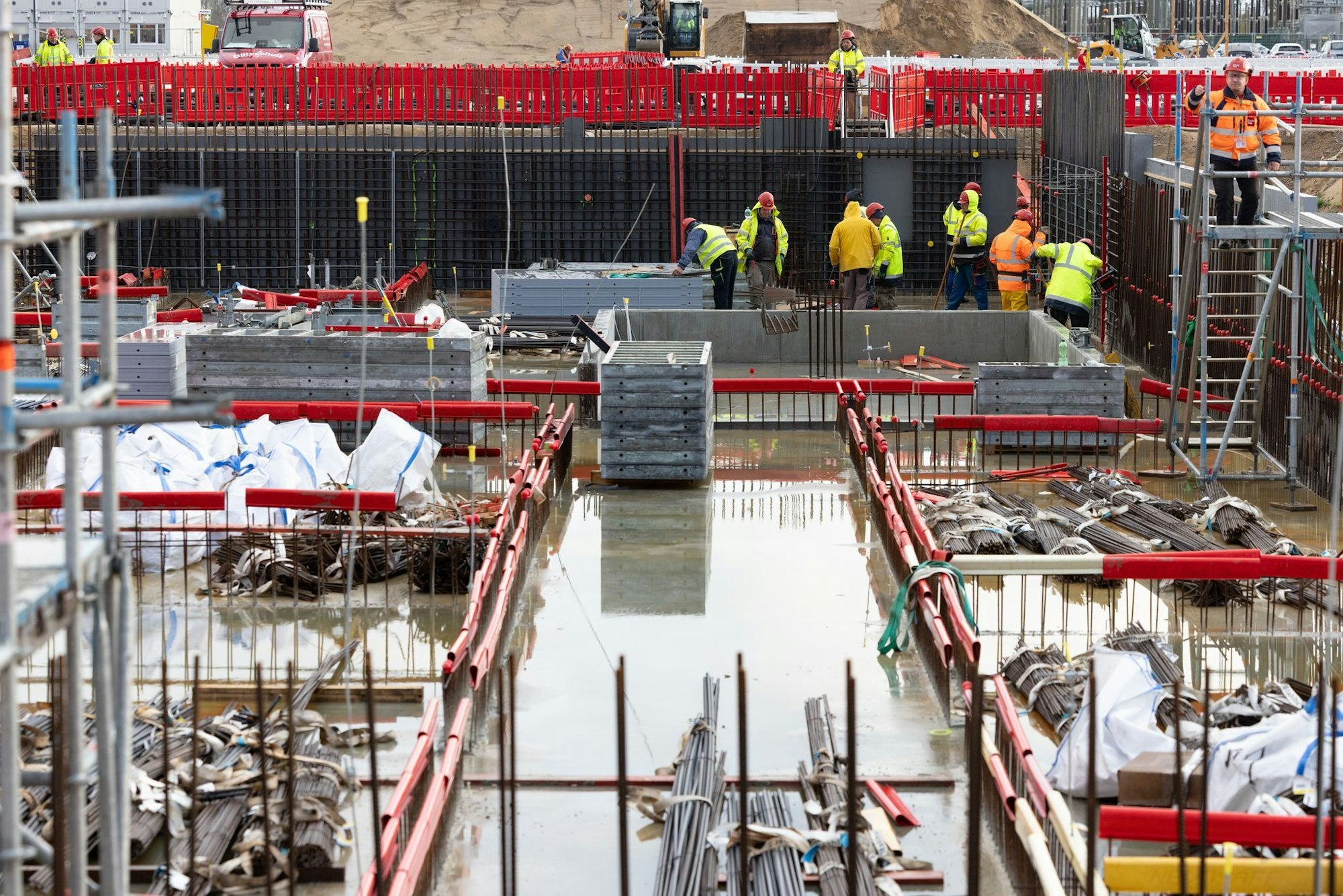 Großaufträge bringen das Baugewerbe voran.