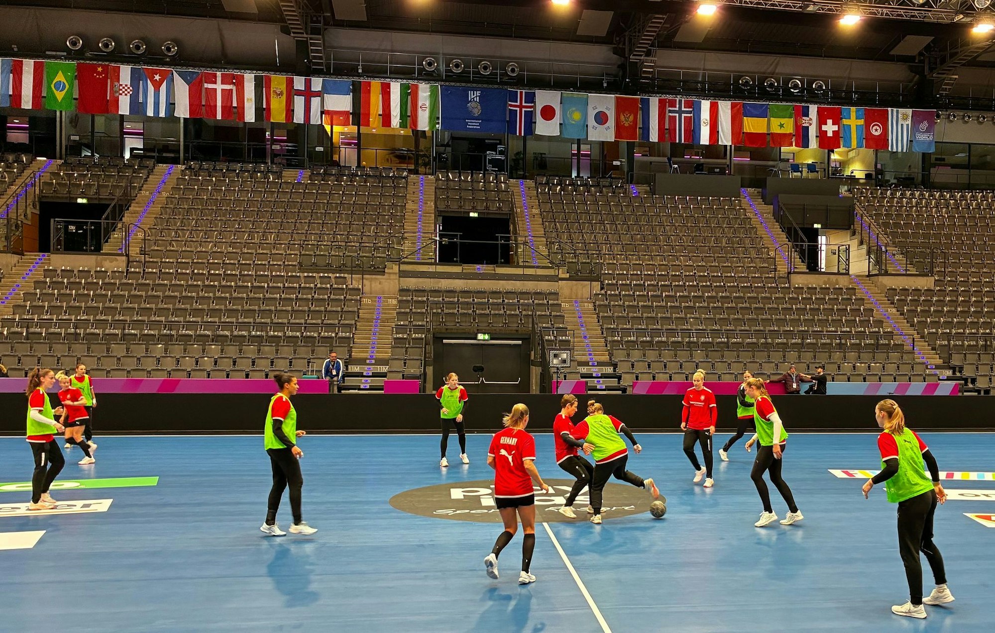 Die deutschen Handballerinnen gehen voller Zuversicht in die Heim-WM.
