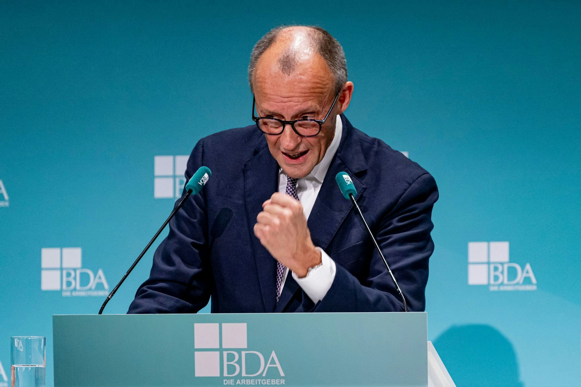 Merz zeigt sich kämpferisch.