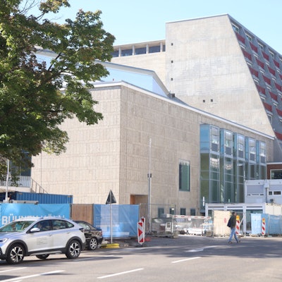 Die Bühnen-Baustelle am Offenbachplatz.