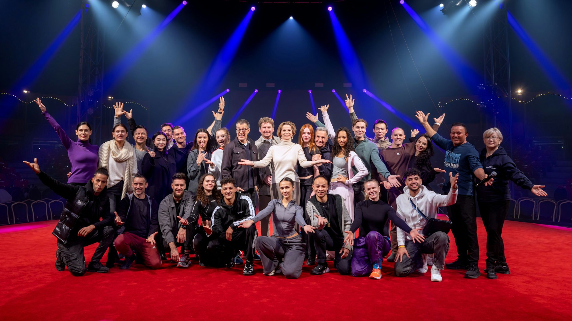 Artisten des Kölner Weihnachtscircus beim Presstermin 2025.