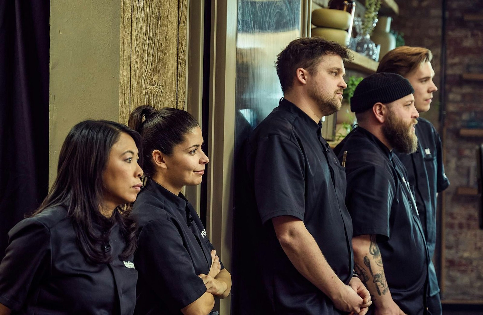 Andita (links) und Serena müssen „Mälzers Meisterklasse“ verlassen. (Bild: RTL / Hendrik Lüders)