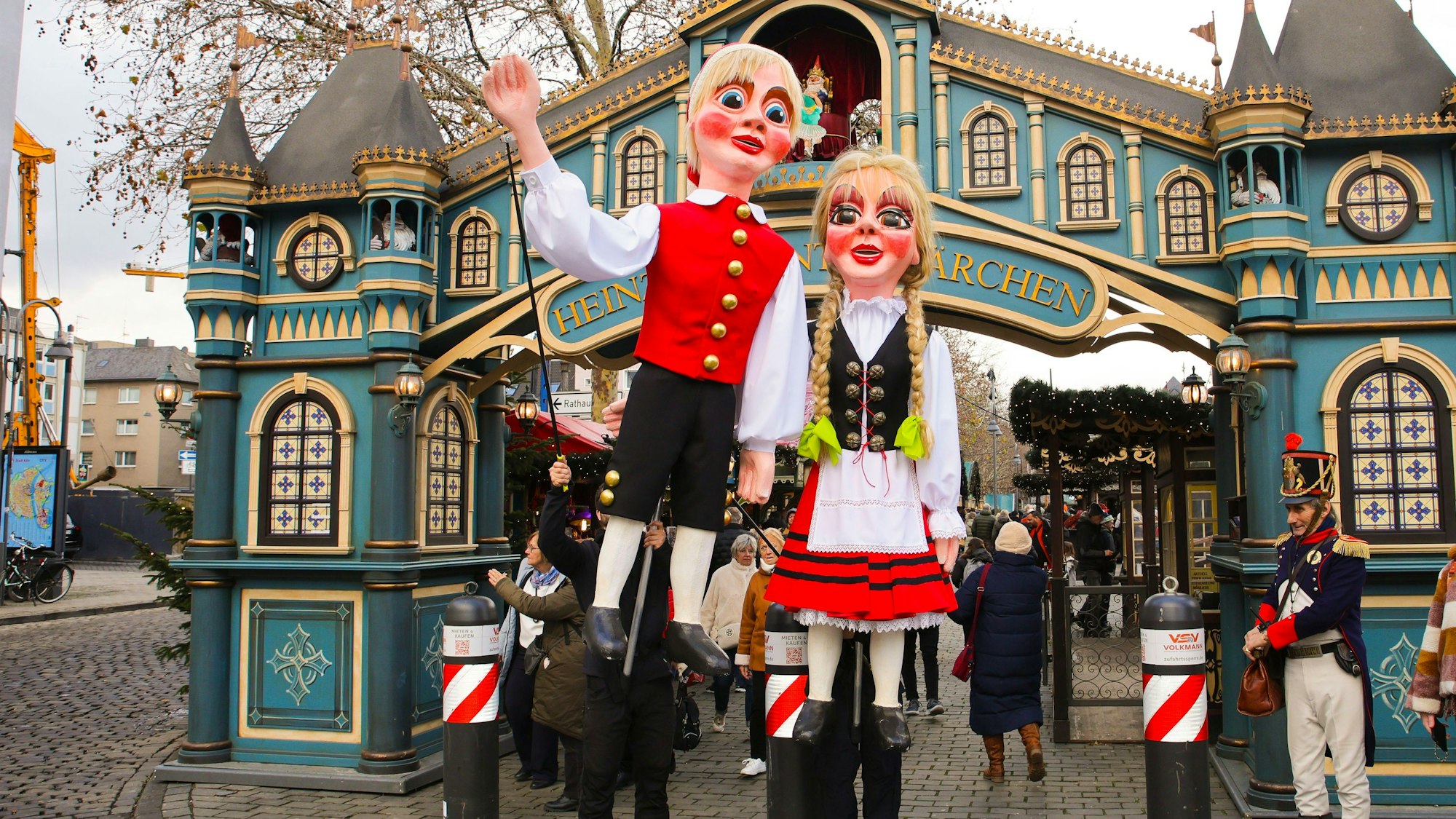 Der Weihnachtsmarkt in der Altstadt heißt Heinzels Wintermärchen und ist nun auch offen.