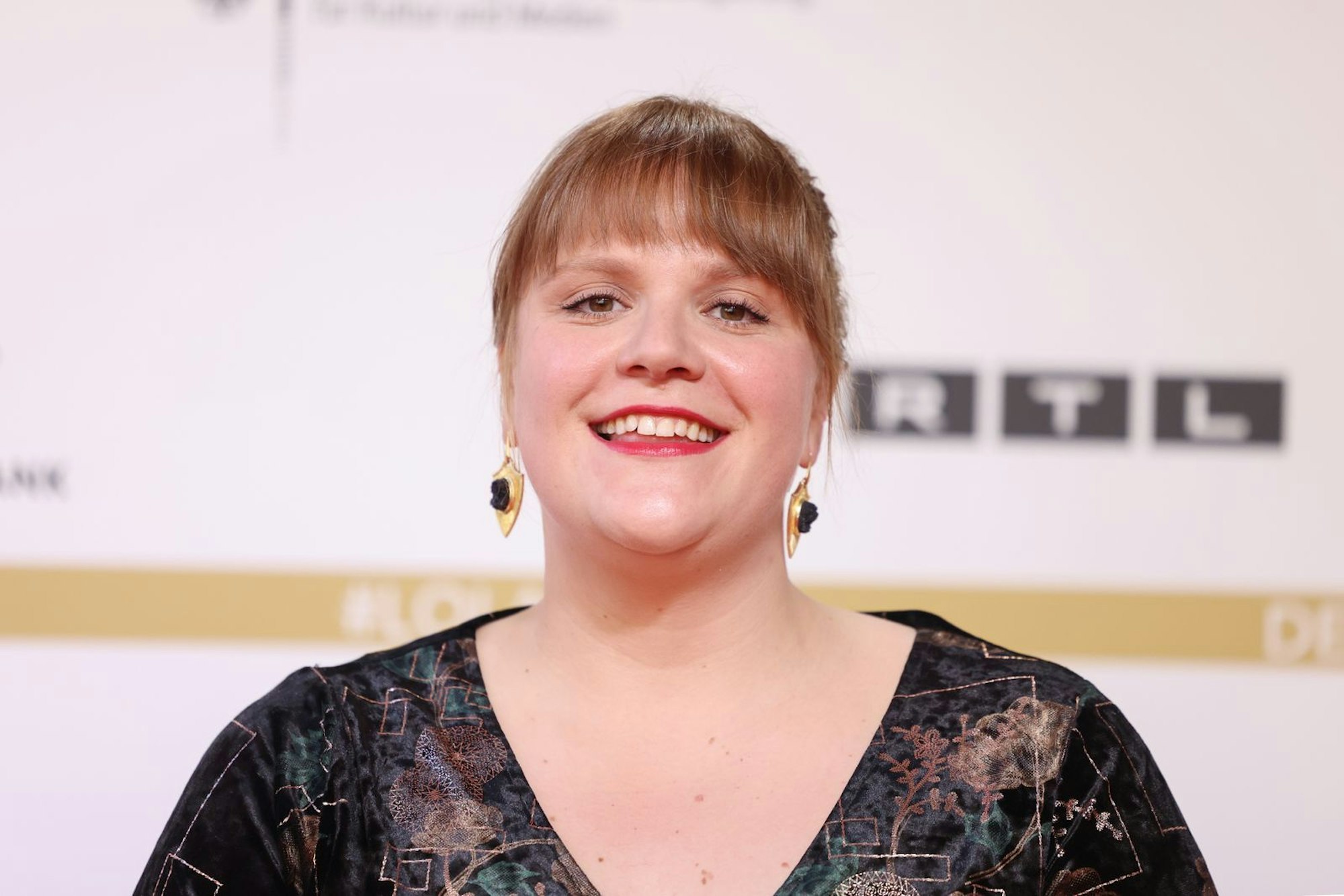 In der Theaterwelt ist die 1988 geborene Österreicherin Stefanie Reinsperger schon lange ein Star, sie ist festes Ensemble-Mitglied am berühmten Wiener Burgtheater. Fernsehzuschauer kennen die Schauspielerin vor allem als „Tatort“-Kommissarin. (Bild: 2024 Getty Images/Gerald Matzka)