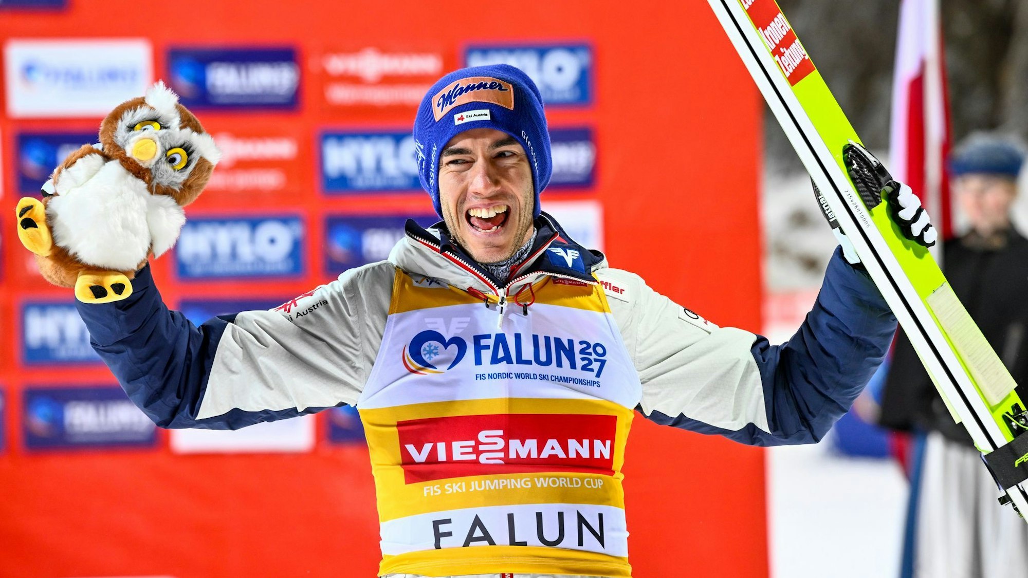 Stefan Kraft freut sich über einen Sieg.