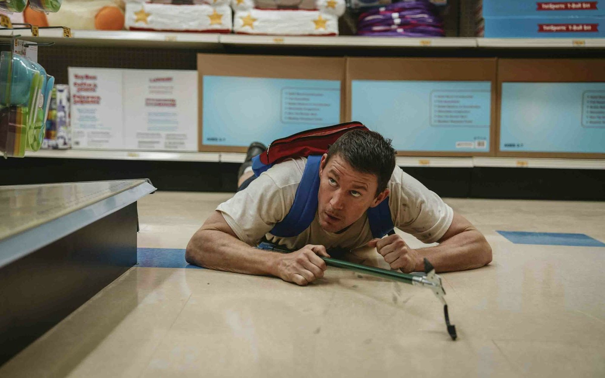 Versteckspiel für Fortgeschrittene: In „Der Hochstapler - Roofman“ spielt Channing Tatum einen entflohenen Häftling, der in einem Spielwarenladen untertaucht. (Bild: Leonine)