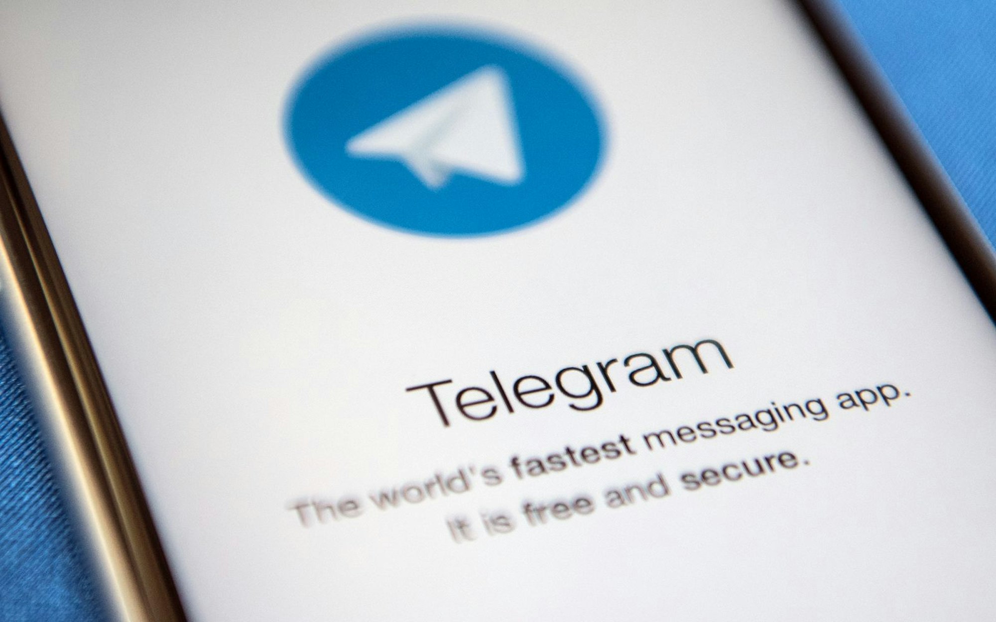 Telegram hat seit März 2025 über eine Milliarde Nutzerinnen und Nutzer. Viel ist über den Messenger-Dienst allerdings nicht bekannt. (Bild: 2017 Getty Images/Carl Court)