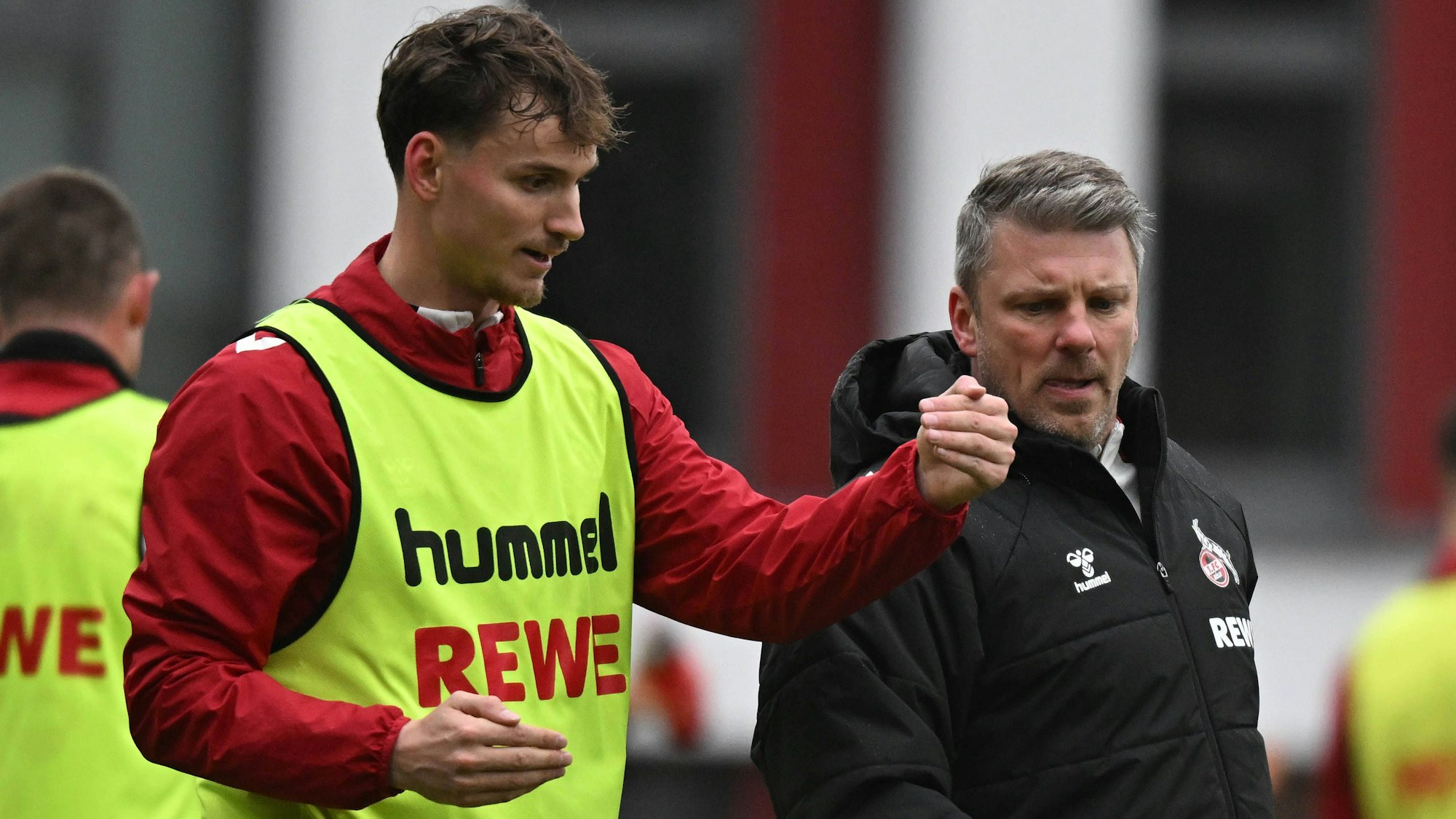 Rav van den Berg sieht sich bereit für einen Einsatz in der Kölner Startelf, Lukas Kwasniok hadert noch.