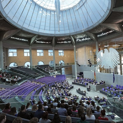 Ein Blick in den Berliner Bundestag.