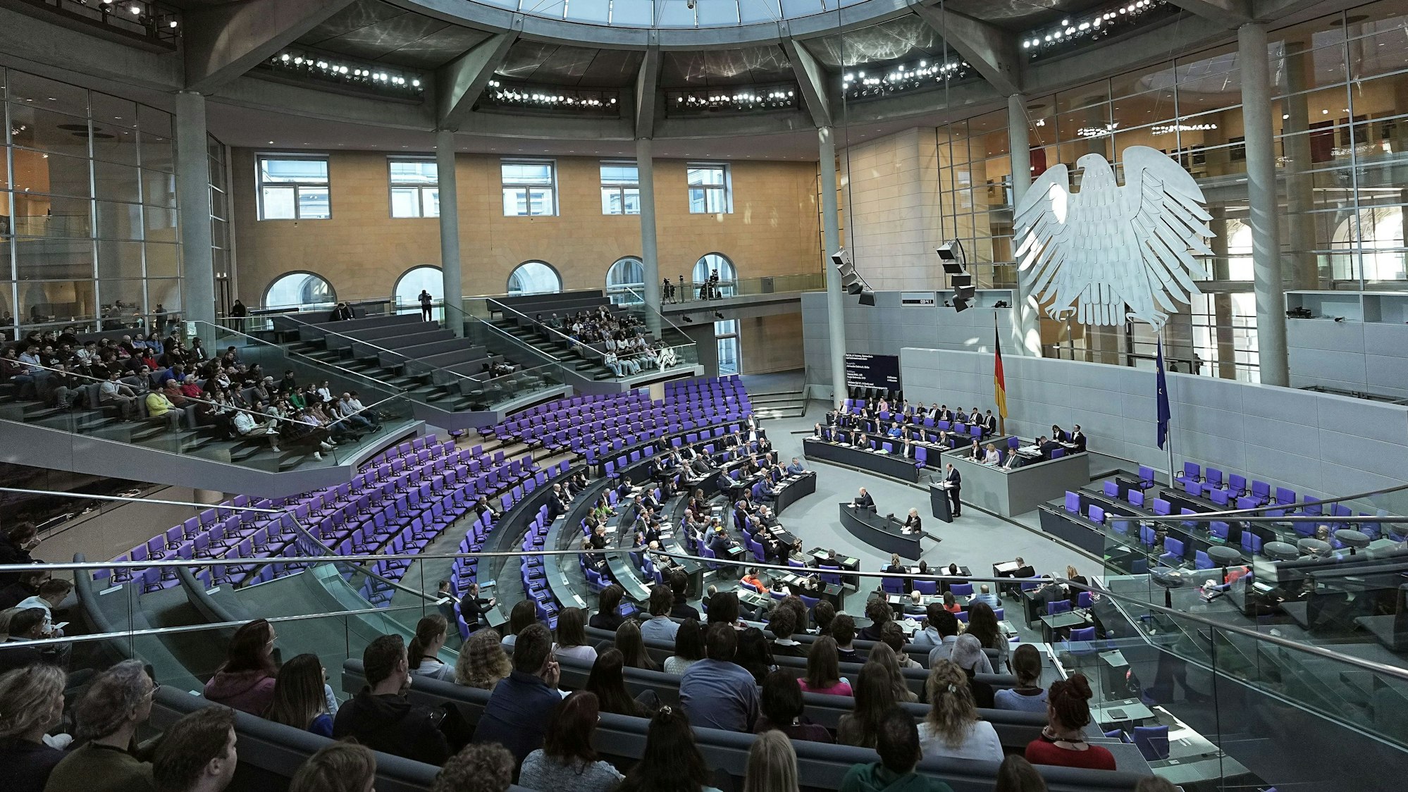 Ein Blick in den Berliner Bundestag.