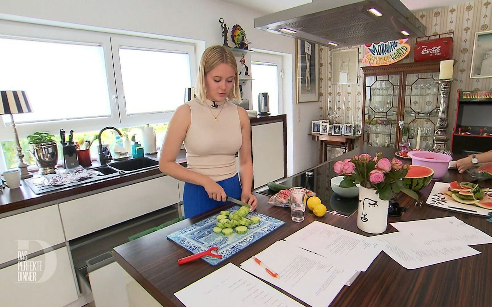 Bei Lilli landet die Gurke nicht im Salat, sondern im Nachtisch.
(Bild: RTL)