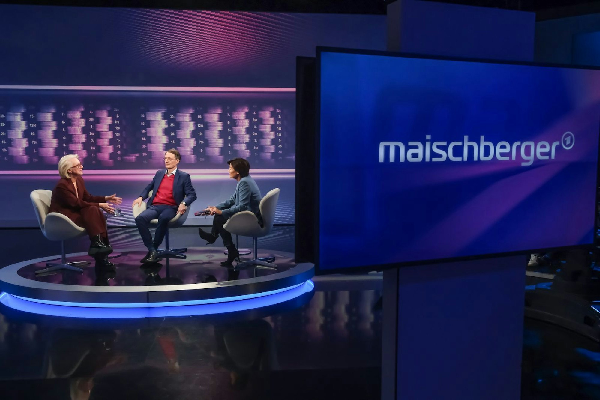 Am Mittwochabend wurde bei „maischberger“ über das Rentensystem diskutiert. (Bild: WDR/Oliver Ziebe)