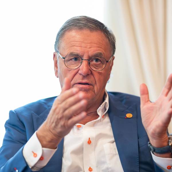 Das Bild zeigt Roland Mack, geschäftsführender Gesellschafter des Europa-Park, während eines Interviews im Europa-Park.Foto: Silas Stein/dpa