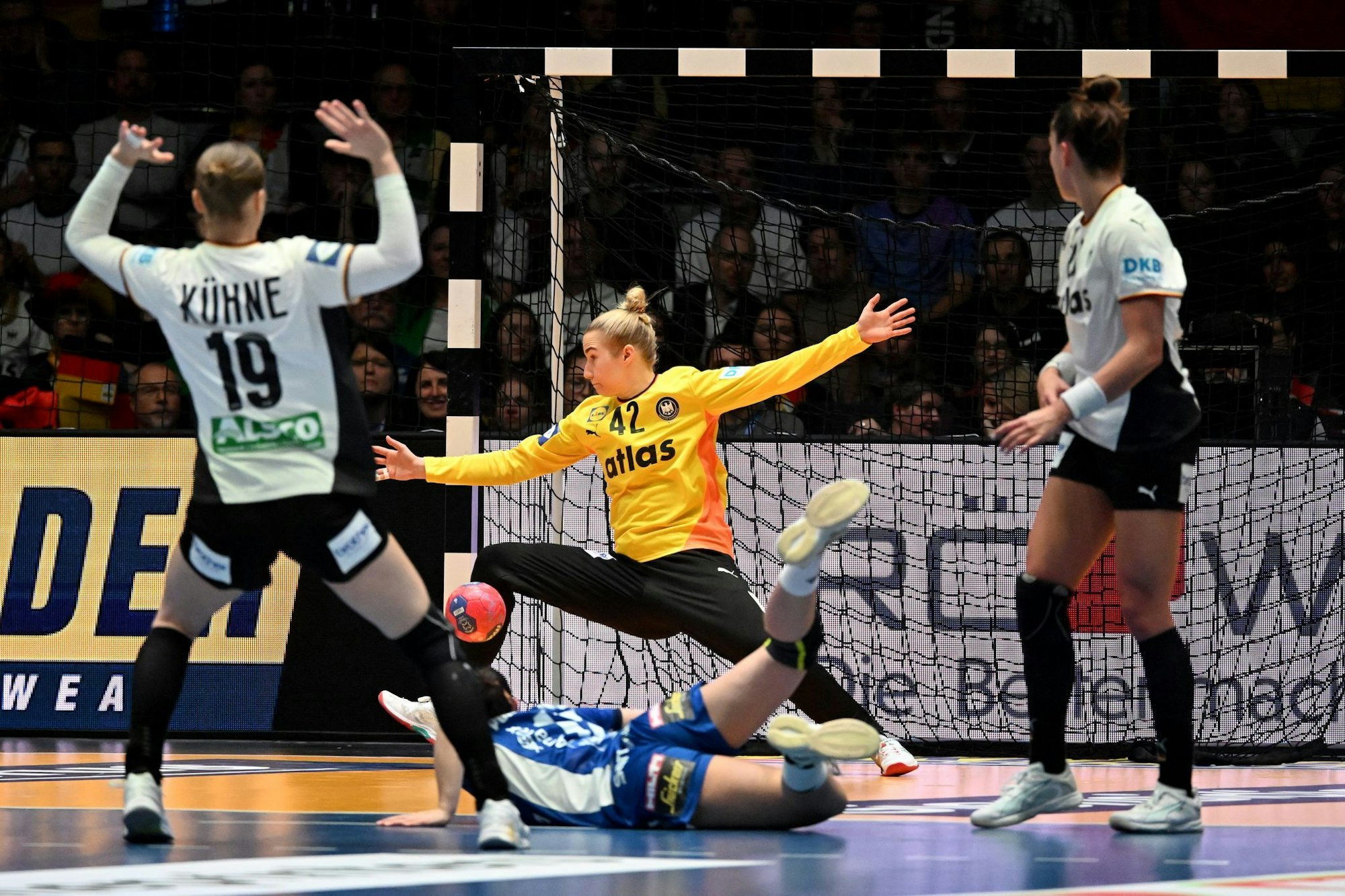 War gegen Island eine wichtige Stütze: Torfrau Katharina Filter.