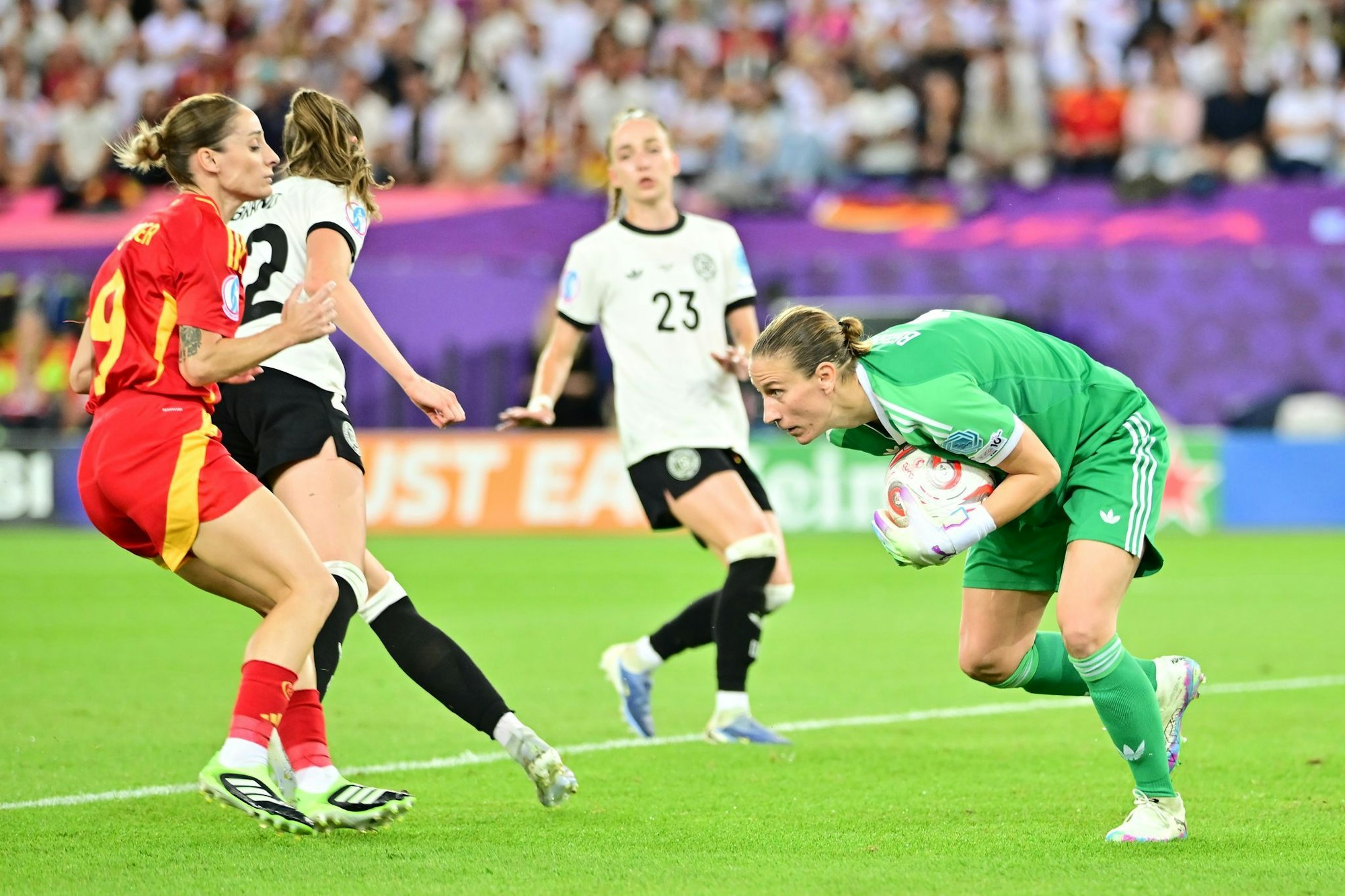 Tragische Torhüterin: Ann-Katrin Berger unterlief bei Spaniens Tor im EM-Halbfinale ein kleiner, aber entscheidender Fehler.