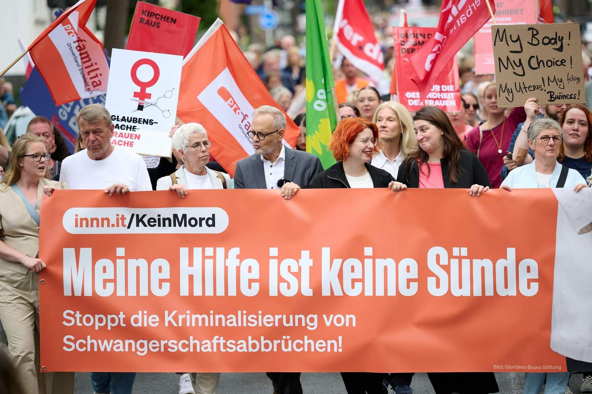 Gegen das Verbot hatte es eine Demonstration in Lippstadt gegeben. (Archivbild)