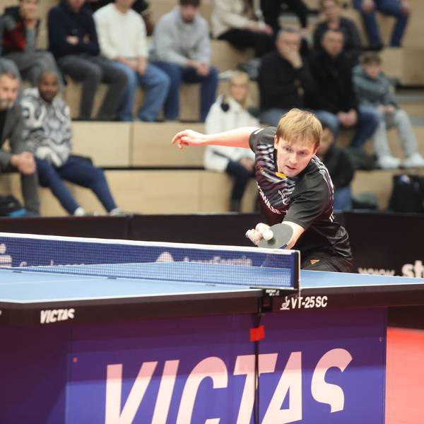 Benedikt Duda in einem Spiel des TTC Schwalbe Bergneustadt.