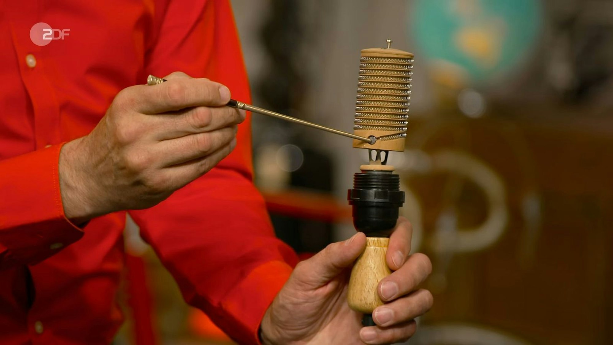 Der Sonnenheizkörper aus den 1950er- bis 60er-Jahren war 50 bis 80 Euro wert. Walter Lehnertz ließ sich auf 50 Euro hochhandeln.
(Bild: ZDF)