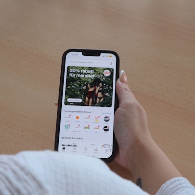 Bestellung im Internet auf dem Smartphone