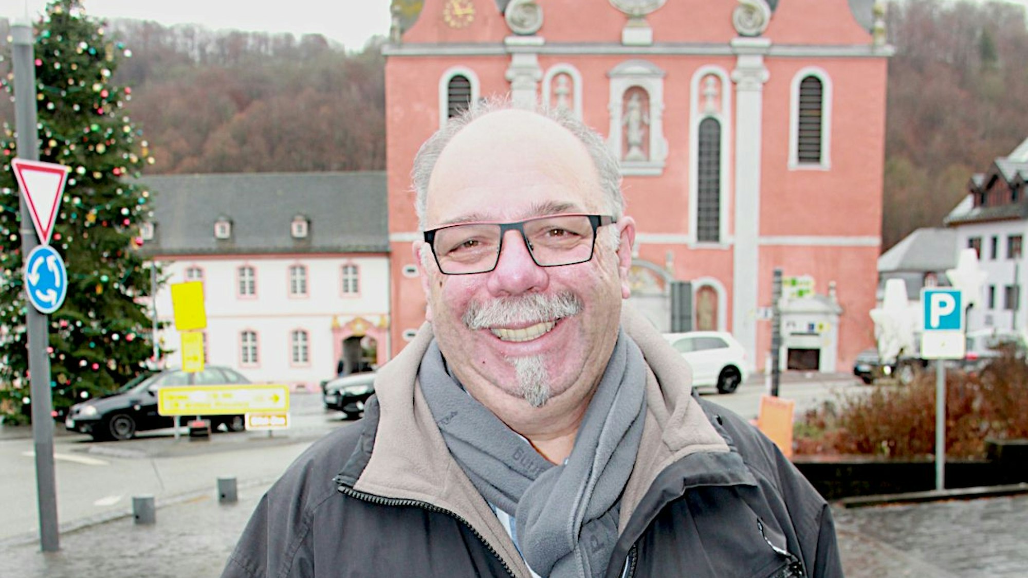 Das Bild zeigt den Bürgermeister im Porträt.