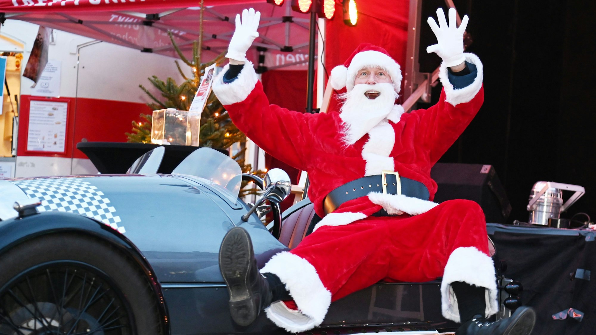 Das Bild zeigt den Weihnachtsmann. (Symbolbild)