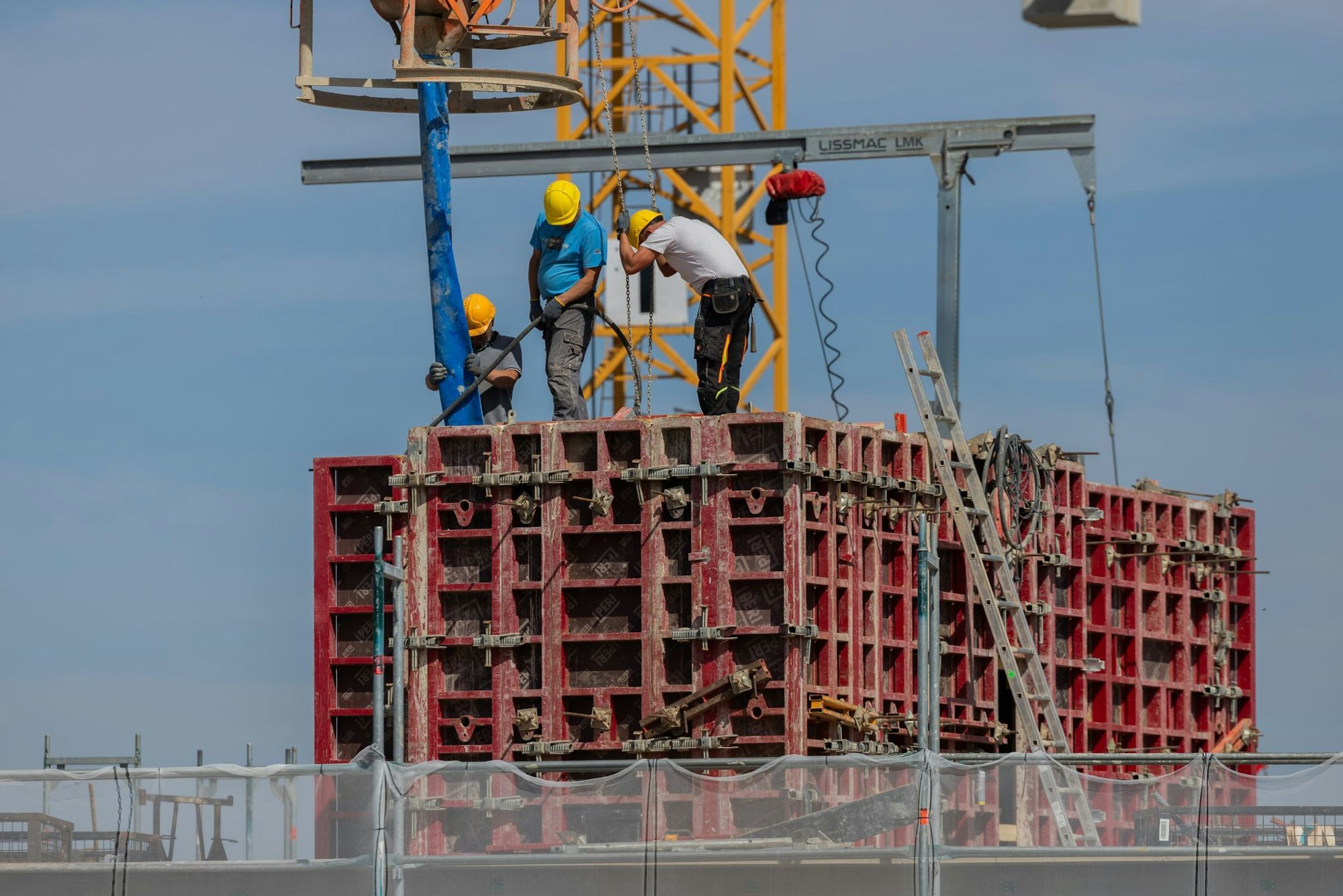 Das Manko an bezahlbarem Wohnraum gehört zu den drängendsten Problemen im Land. (Archivbild)