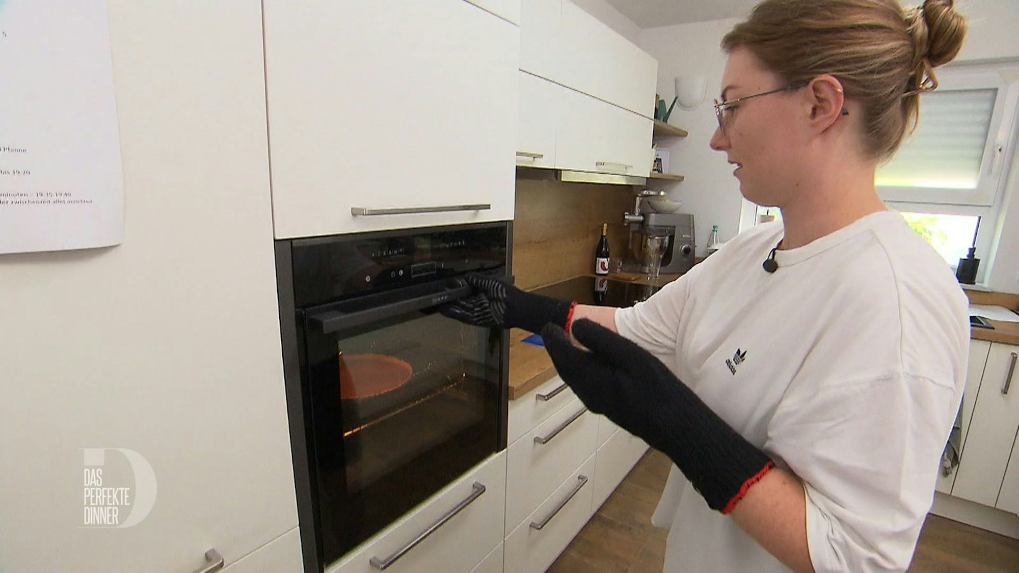 In der Schoko-Tarte verbackt Magdalena echten Trüffelpilz - eine ungewöhnliche Idee.
(Bild: RTL)