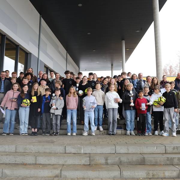 Beim Sponsorenlauf sammelten die Schülerinnen und Schüler der Gesamtschule Meiersheide Geld, um es an unterschiedliche Projekte zu spenden.