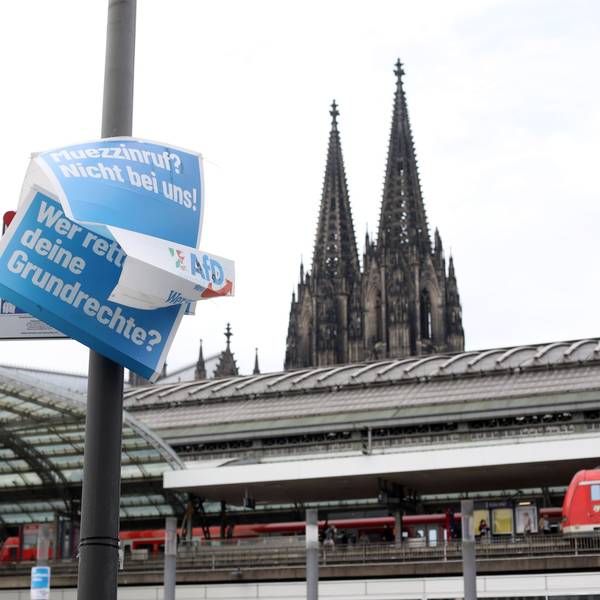 25.05.2022, Köln: Die Wahlplakate zur Landtagswahl 2022 in Nordrhein-Westfalen (NRW) mussten in der Stadt bis zum 21.05.2022 vollständig aus dem öffentlichen Raum entfernt werden. Einige hängen noch. Hier von der AFD am Breslauer Platz. Foto: Arton Krasniqi