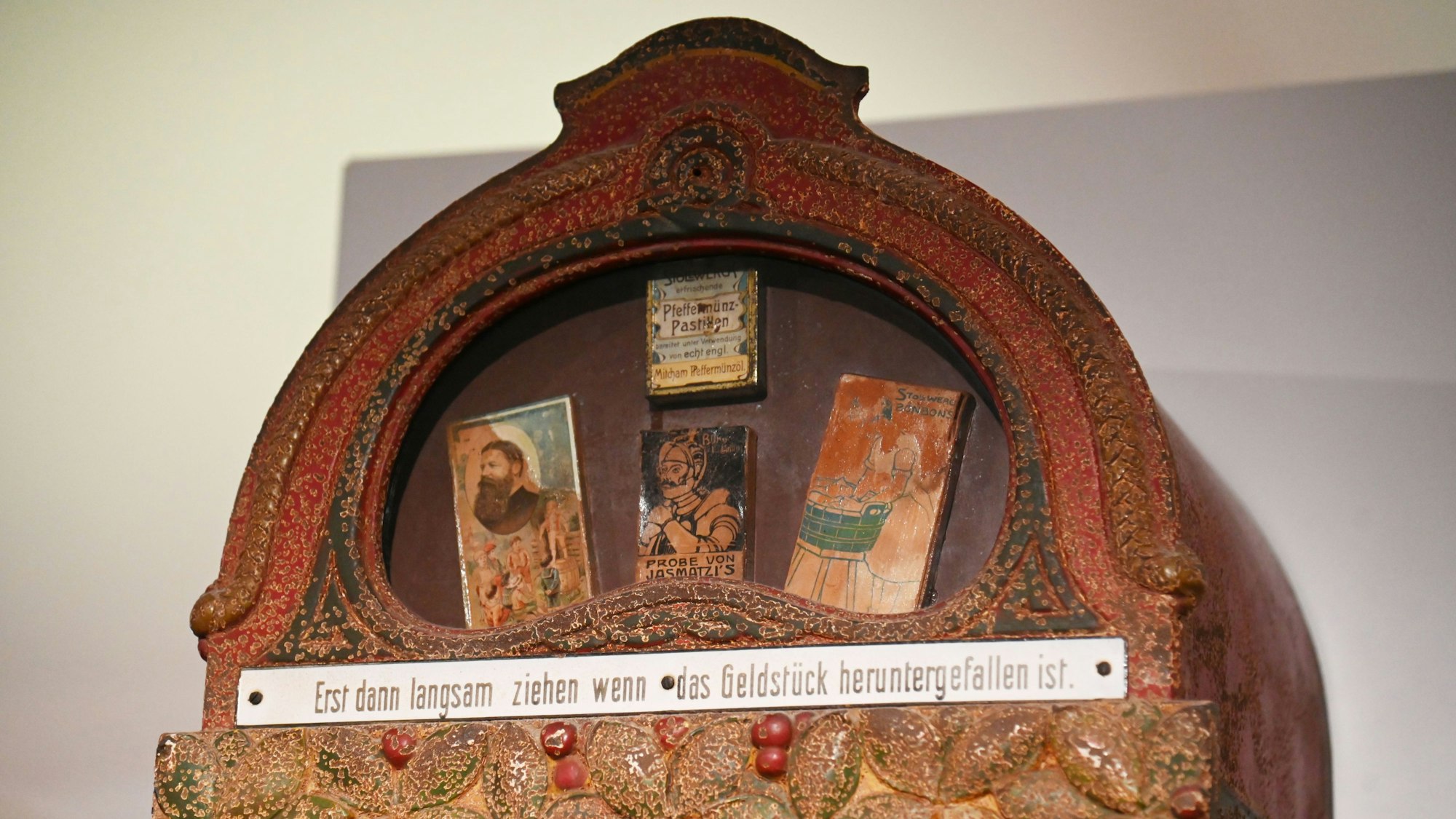 Stollwerck-Schokoladenautomat (Ausschnitt) im Kölner Stadtmuseum