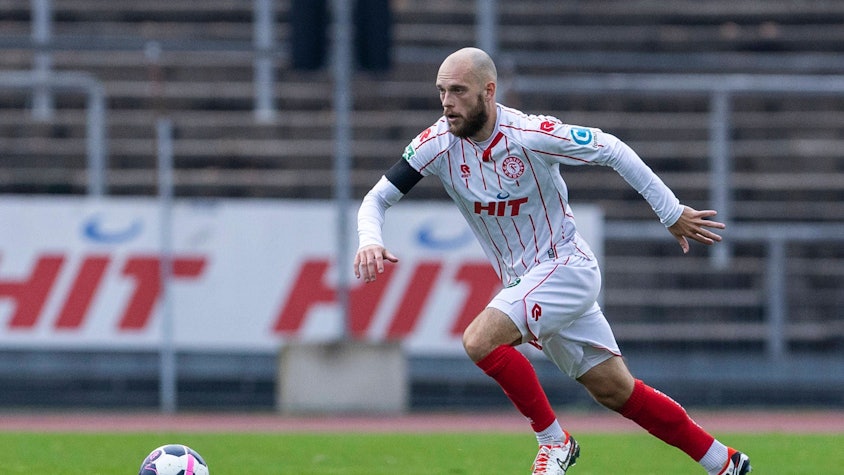 Regionalliga West: Fortuna Köln - SC Paderborn U21, U 21 09.11.2025 Adrian Stanilewicz Fortuna Köln, 20. Regionalliga West, Fortuna Köln - SC Paderborn U21, 15. Spieltag, am 09.11.2025, Südstadion, Köln *** Regionalliga West Fortuna Köln SC Paderborn U21, 09 11 2025 Adrian Stanilewicz Fortuna Köln, 20 Regionalliga West, Fortuna Köln SC Paderborn U21, 15 Matchday, on 09 11 2025, Südstadion, Cologne Copyright: xBEAUTIFULxSPORTS/Meuselx