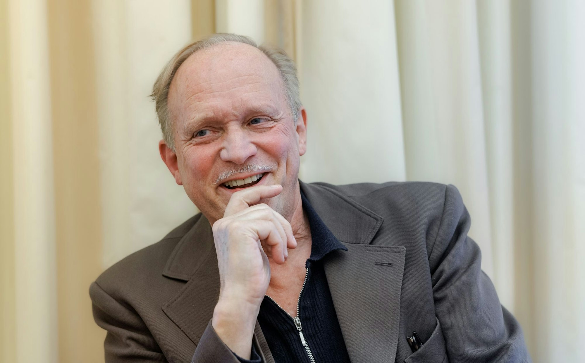 Ulrich Tukur glaubt an das Konzept der Ehe. (Archivbild)