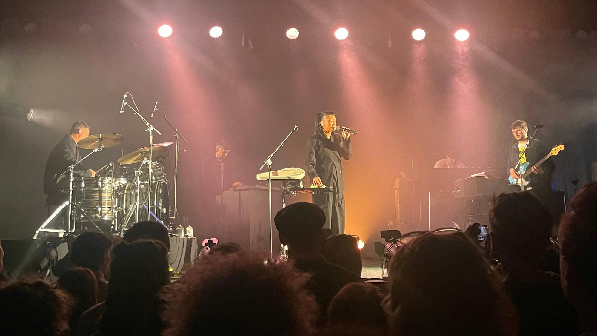 Joy Crookes bei Konzert in Köln