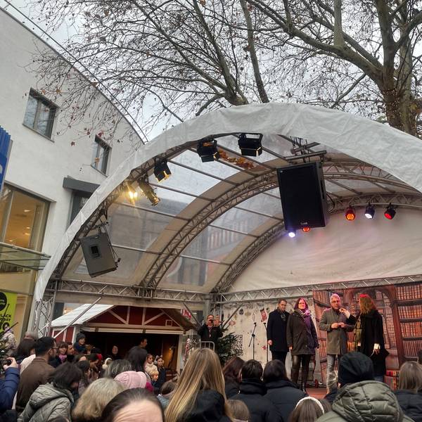 Preisverleihung des Malwettbewerbs am Wiesdorfer Christkindchenmarkt.