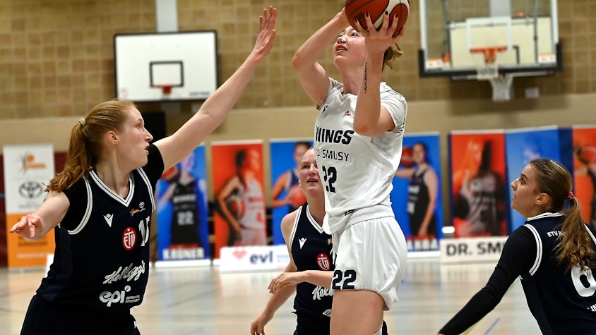 30.11.2025, Basketball-Wings Leverkusen-Elmsbüttel
mitte: Amelie Kröner (Leverkusen)
Foto: Uli Herhaus