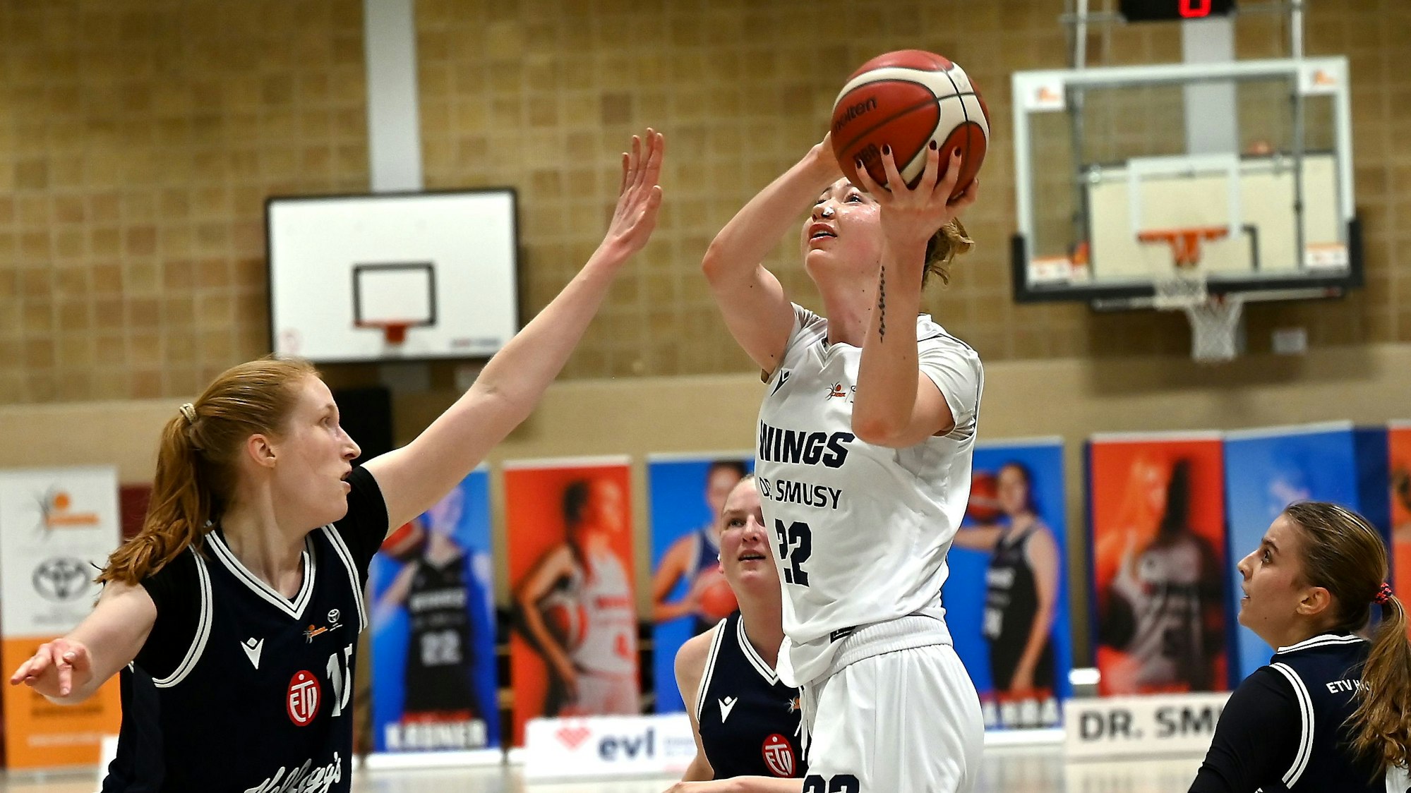 30.11.2025, Basketball-Wings Leverkusen-Elmsbüttel
mitte: Amelie Kröner (Leverkusen)
Foto: Uli Herhaus
