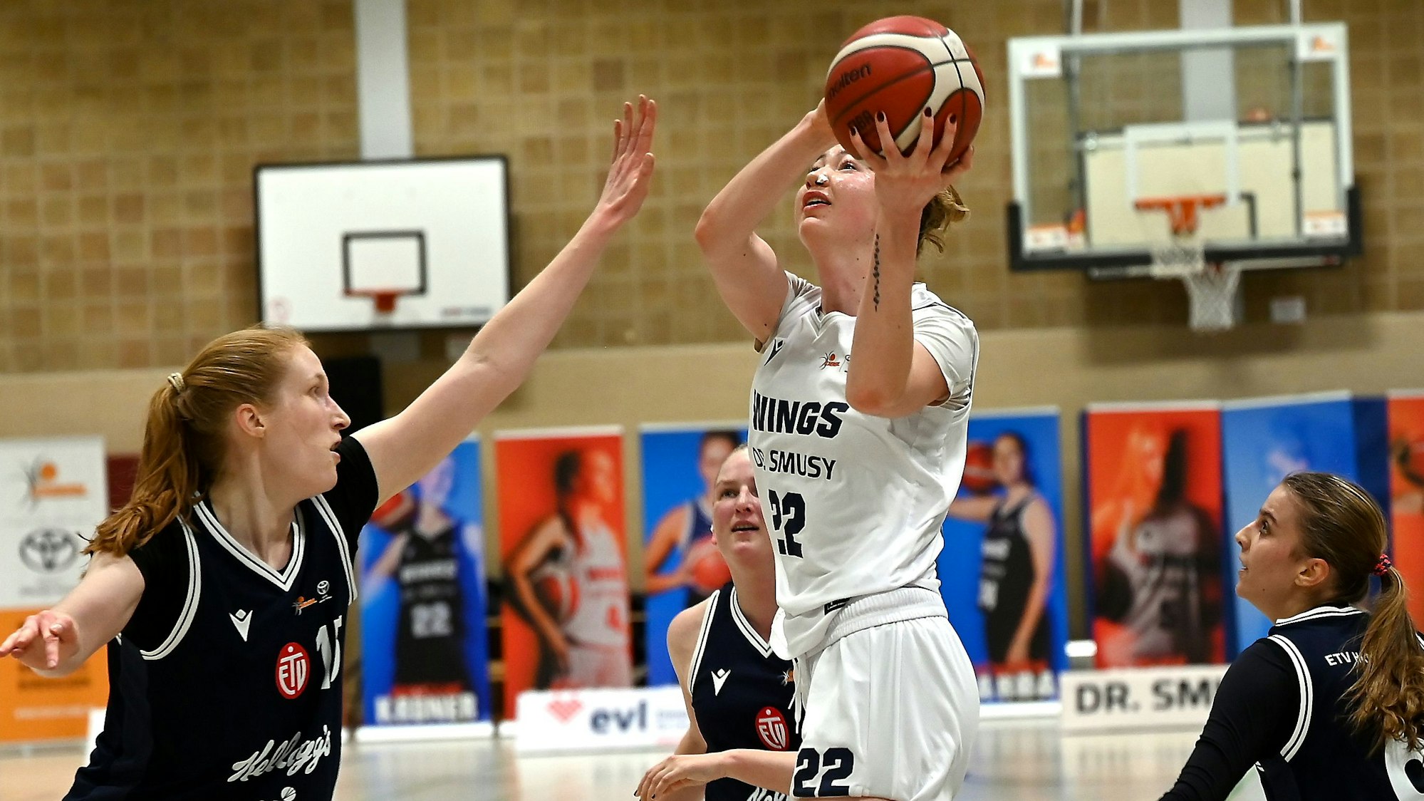 30.11.2025, Basketball-Wings Leverkusen-Elmsbüttel
mitte: Amelie Kröner (Leverkusen)
Foto: Uli Herhaus